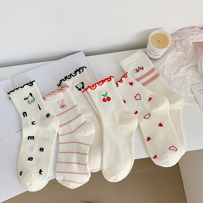 Embroidery On Socks - 여성 양말 면 귀여운 토끼 체리