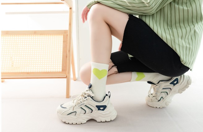 패션 하라주쿠 힙합 스케이트 스트리트 여성 캐주얼 양말 - Embroidery On Socks 리뷰 및 가격