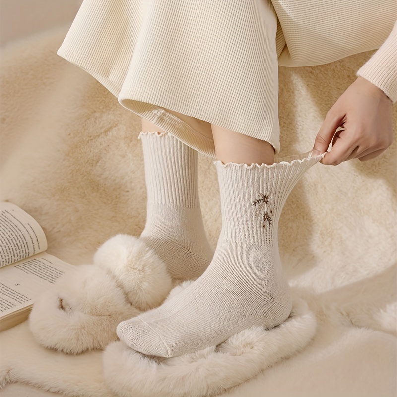 6쌍 플러시 자수 작은 꽃무늬 중목 양말 여성용 가을  - Embroidery On Socks 리뷰 및 가격